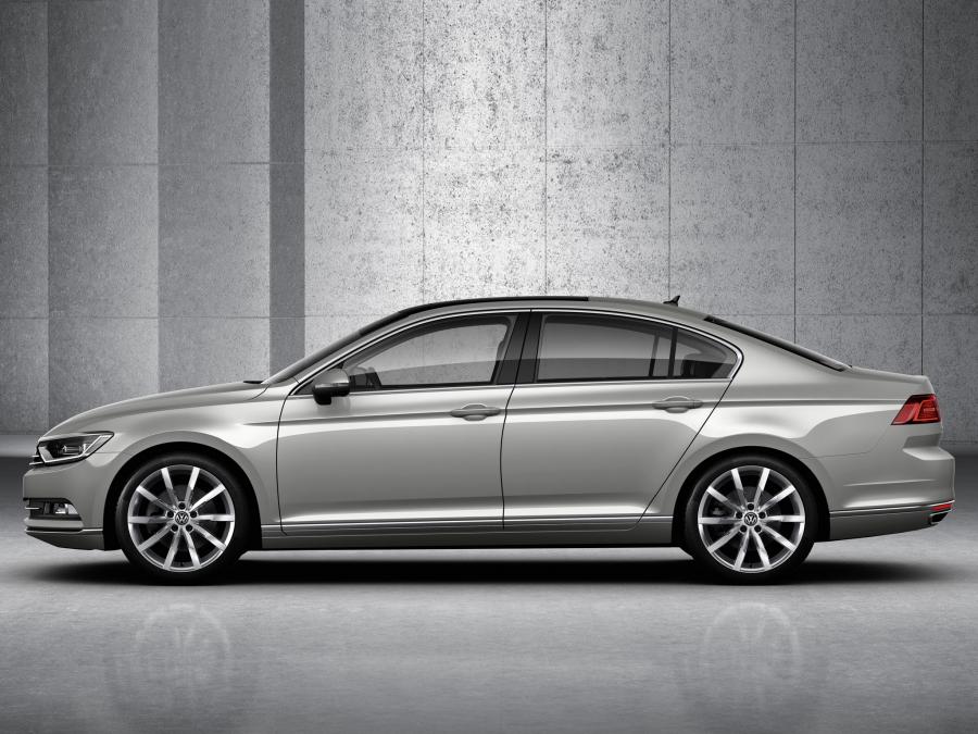  Volkswagen Passat 2015 года  (фото 11 из 23)